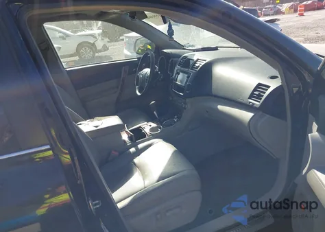 2013 Toyota Highlander Limited V6 z USA, uszkodzony, nr VIN 5TDDK3EH6DS243066